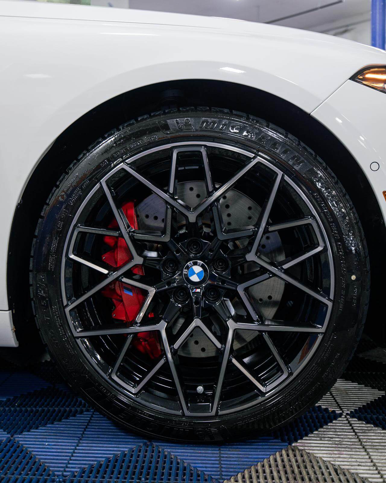 Gloss Shiny Red Caliper