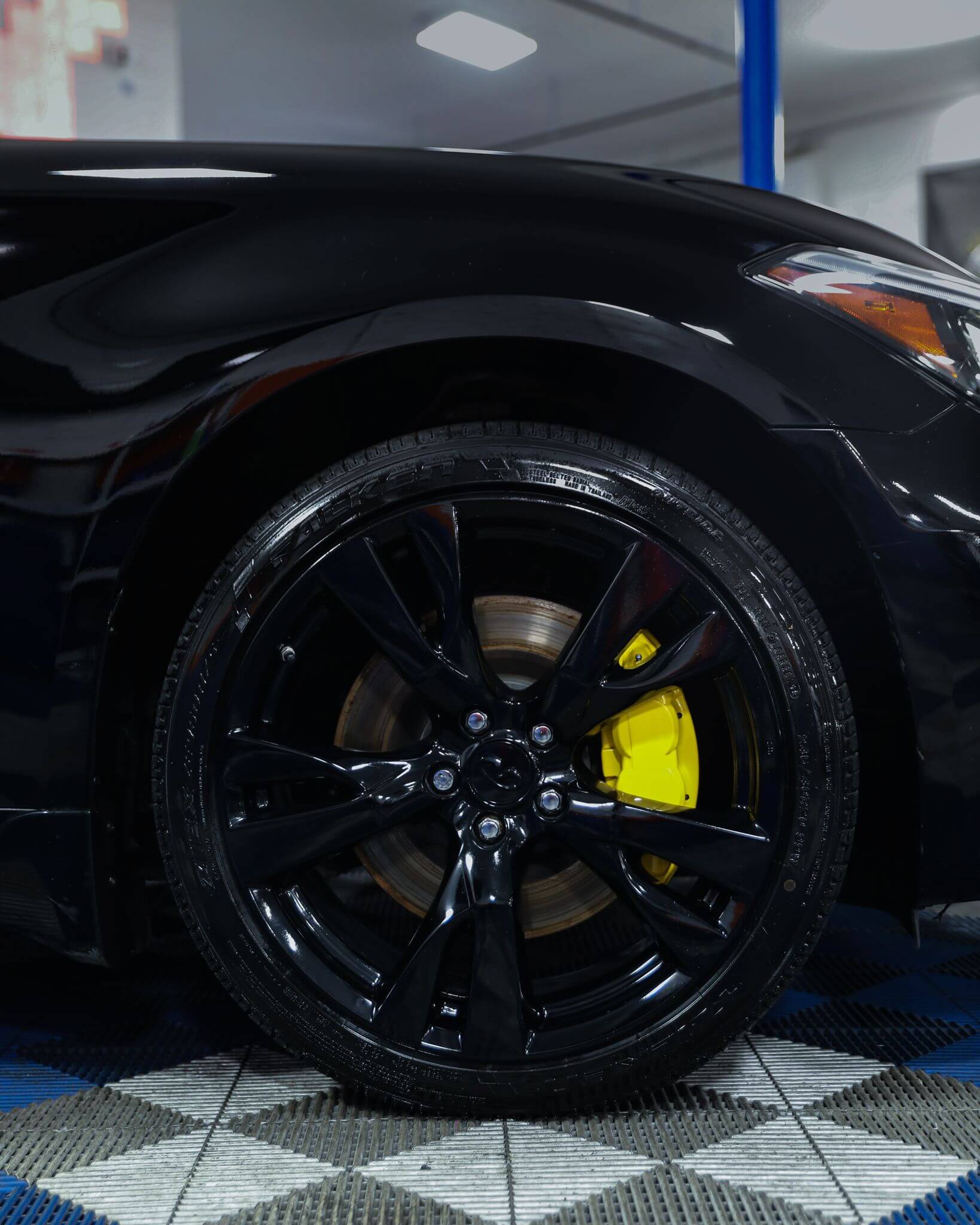 Gloss Shiny Yellow Caliper